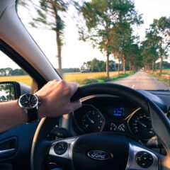 Come evitare il traffico e le multe con l’aiuto della tecnologia